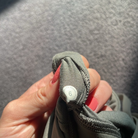 Lululemon sports bra 6 - Picture 5 of 5